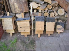 2 Fledermausnistkästen, Fledermauskästen aus  Holz Dachpappe,  Breite ca. 30 cm