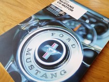 Ford Mustang V8-Motor. Begleitbuch mit Bauanleitung und Hintergrundinformationen