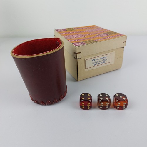 Würfelbecher mit verpackung - würfelbecher,