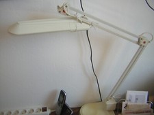 Schreibtischlampe, Zeichenlampe, bewegbar in alle Richtungen, stabiler Fuß, weiß