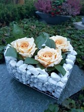 Herz mit Kies Rosen Gitter Pflanzschale Grabschmuck Grabgestaltung Grabherz NEU