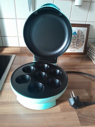 Muffin maker - muffin,