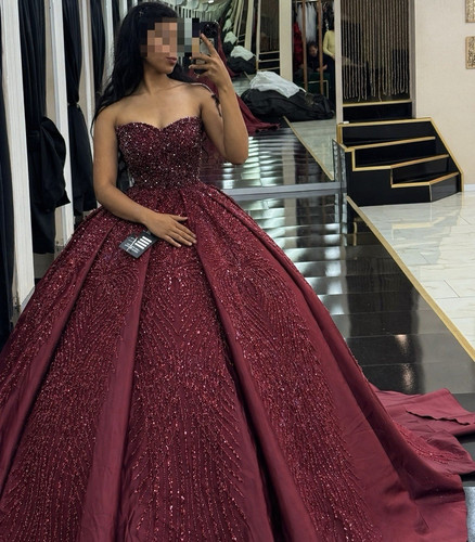 Bordeaux ballkleid aus satin - bordeaux,