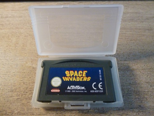 Space invaders gameboy - /,