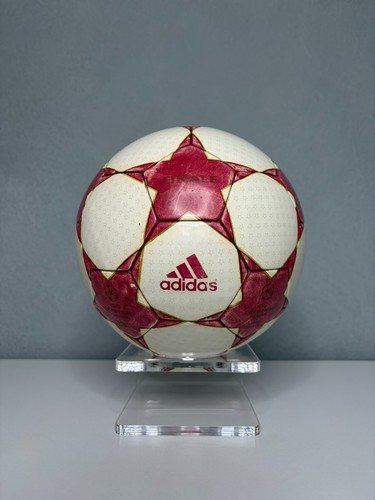 Adidas omb finale - •,