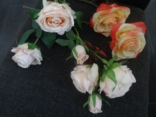 8 künstliche Rosen, davon 3 x nur Köpfe, Vitrinenstücke