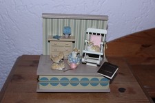 Schöne formano Holz Spieluhr Spielende Katzen mechanisch mit Aufziehwerk