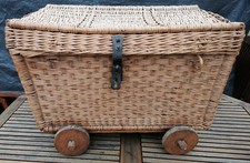 Antike Wäschetruhe Wäschekorb Aussteuerkorb Weidenkorb Reisetruhe Deckel u.Räder