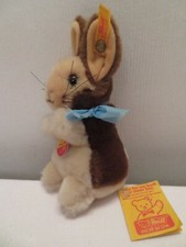 Süßer Plüsch Hase von