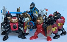 Vintage 90er Jahre Fisher Price, 9 schwarze/rote Ritter und 1 Turnierpferd