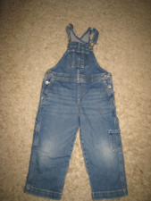 H&M Latzhose Jeans / Einteiler Gr. 104 Top Zustand Unisex Kinder