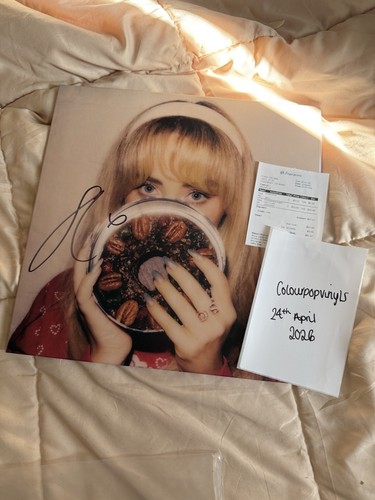 Sabrina carpenter signed - signed, on