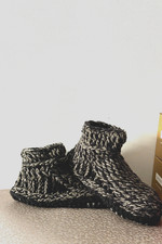  HANDARBEIT   <> gehäkelte <> Hüttenschuhe mit Filzsohle <> Gr. 40/41 <> 