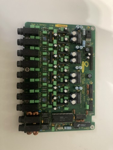 Akai mpc 2000 sampler 8 - /,