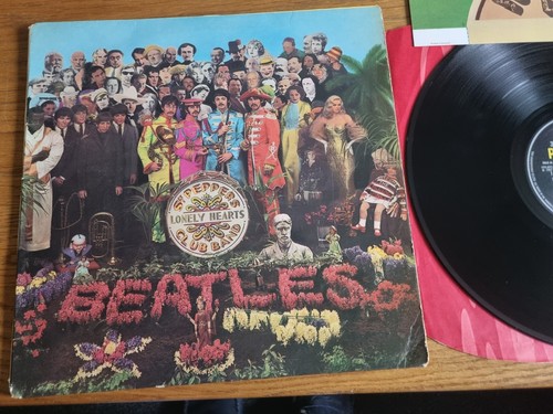 The beatles sgt pepper lp - beatles,