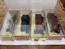 H0 Trix Express 4x Güterwagen