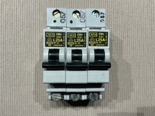 3x AEG Elfa E81 L25A