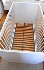 Kinderbett mit Matratze 70 x140, weiß , hochglanz , neuwertig und makellos