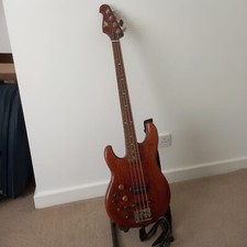 Roland G33 linke Bassgitarre