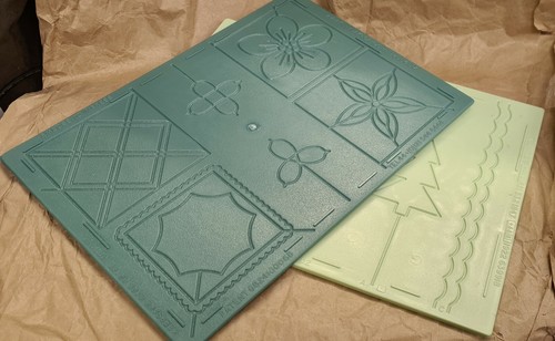 Andenken emboss impress - "emboss, to
