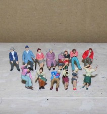 Figuren H0 1:87 Preiser und andere, handbemalt "Passanten, sitzend 01"