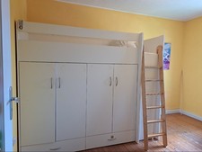 Schrankbett /Hochbett vom Schreiner mit weißer Melaminoberfläche