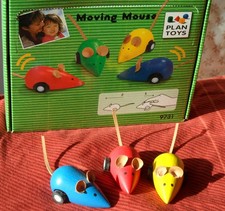 PLAN TOYS Kinderwelt Holzspielzeug Flitzemaus, neu, Aufzieh-Maus, 2 STÜCK rot/bl