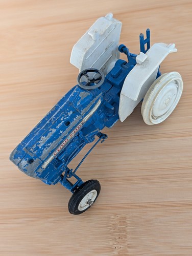 Großbritannien ford 5000 - 1:32,