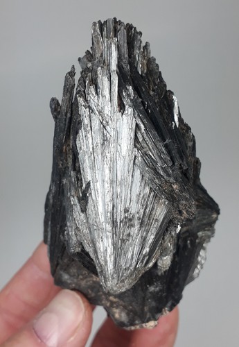 Pyrolusit gremmelsbach - pyrolusit,