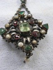 1 antike Brosche mit Perlen und Edelsteinen, Silber Österreich/ Ungarn