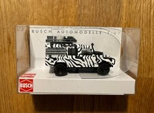 Top: Busch 50312 Land Rover