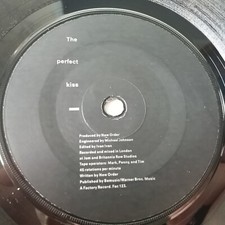 New Order - The Perfect Kiss-