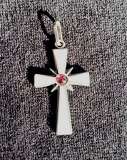 Kreuz aus Perlmutt mit Granat