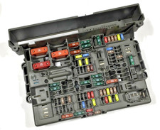 BMW E81 E82 E87 E88 E90 E91 E92 E93 Energieverteilung Sicherungskasten 9119444