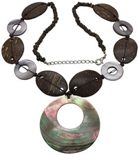 Große auffällige Halskette