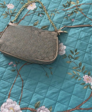 basic kleine Umhängetasche