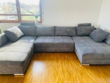 Graues Ecksofa, U Form, 3 Teile mit 6 Kissen und Kopfstützen