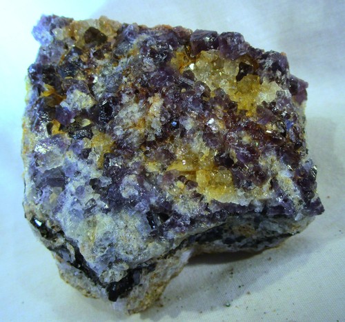 Fluorit galenit pyromorphit - galenit,