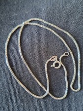 feine Silberkette, kurze