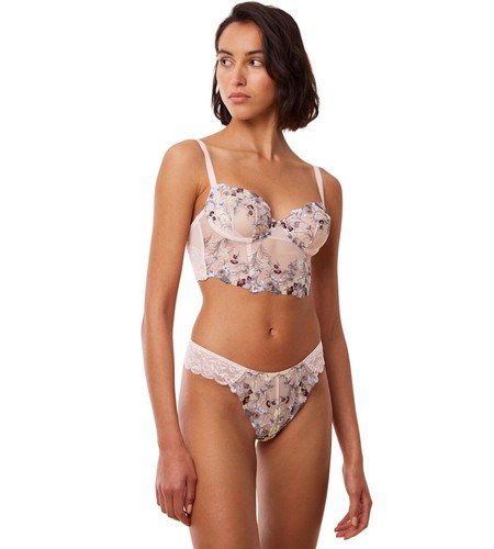 Triumph sensual spotlight - triumph,