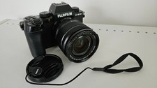 FUJI X-S10 Digitalkamera schwarz mit XF 18-55mm Objektiv und Zugaben