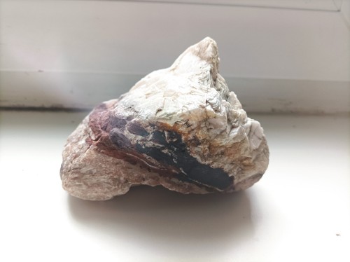 Heilstein baryt mit eisenader - heilstein,