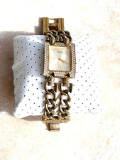 Guess Damen Analog Uhr Heavy