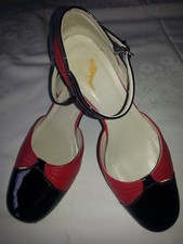 Ausgefallene Schuhe rot-schwarz, Marke MIA, Gr. 39