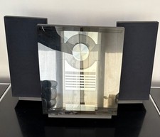 Bang & Olufsen Beosystem 2500 mit Lautsprechern.