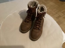 Damen Winterboots Neu Marke Mustang- Gefüttert und Gummisohle Größe 39 