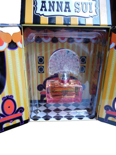 Anna sui tin - house,, flight