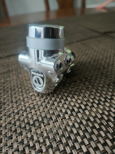 Apeks xtx200 first stage - apeks, din