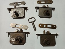 Vier Stück altes Schloss für Schiebetür - Schrank mit Dreikant und 1 Schlüssel