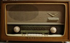 altes Radio Röhrenradio